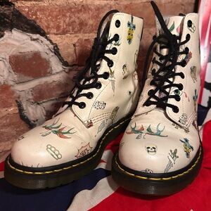 Dr Martens 1460 Pascal Tattoo Flash Punk Leather Rare Boots US sz. 7 W Limited